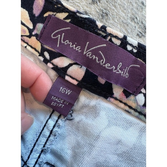 Gloria Vanderbilt Amanda Floral Print Capri Pants Women's 16W Black - Picture 6 of 6